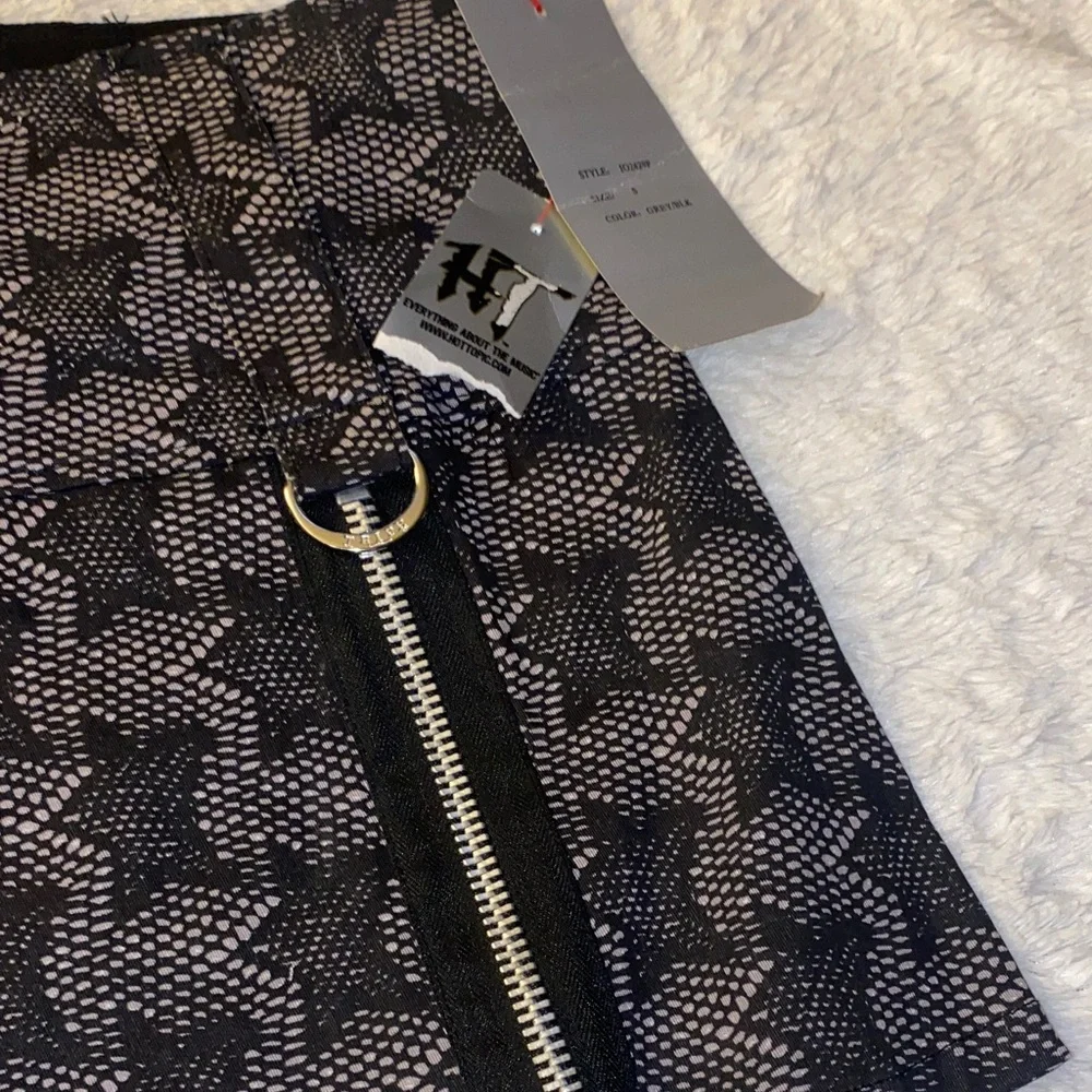 Tripp NYC Hot Topic Black Star Punk Rock Goth Mini Skirt with Silver Zip Accents - Picture 5 of 9